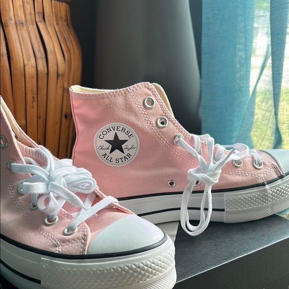 Brand New Converse Pink High-Top Platform Sneakers (sz 8.5) - Picture 2 of 5